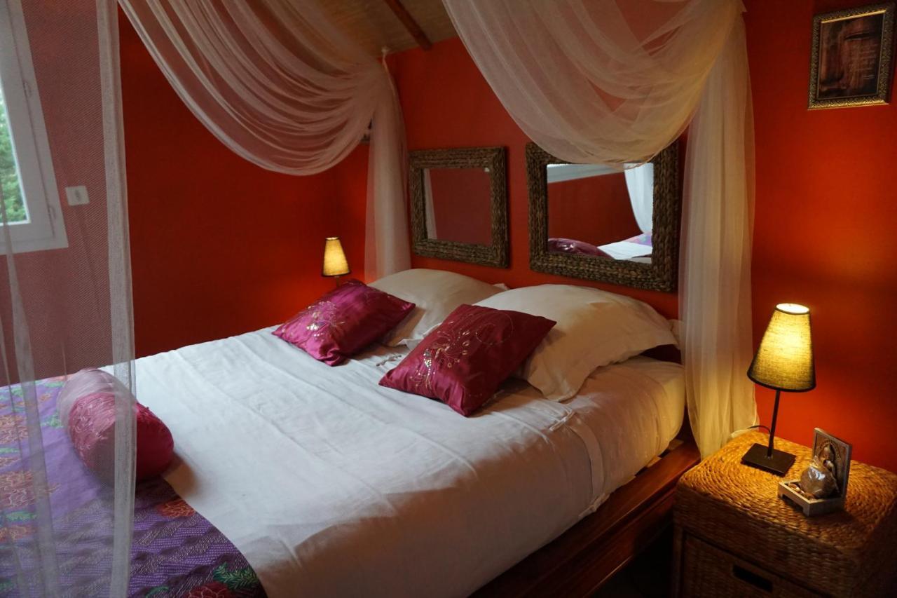 Les Centauris Bed and Breakfast Pléguien Eksteriør billede