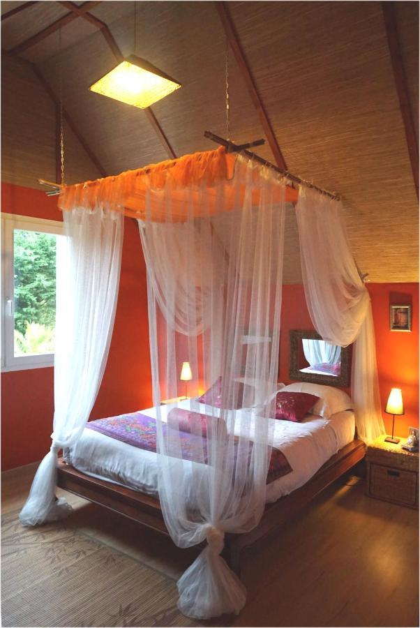 Les Centauris Bed and Breakfast Pléguien Eksteriør billede